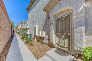 Photo #1: 2333498 Listing 