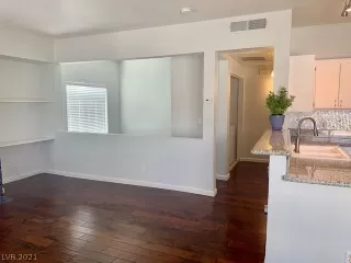 Photo #5: 2333499 Listing 