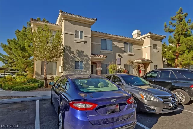 MLS: 2333521 Condo For Sale