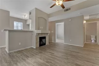 Photo #3: 2333521 Listing