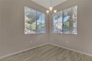 Photo #4: 2333521 Listing