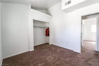 Photo #3: 2333527 Listing