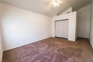 Photo #5: 2333527 Listing