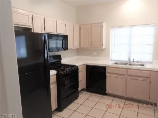 Photo #2: 2333554 Listing 