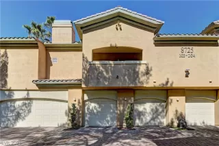 Photo #1: 2333556 Listing