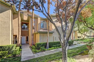 Photo #2: 2333556 Listing