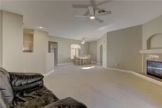 Photo #6: 2333556 Listing