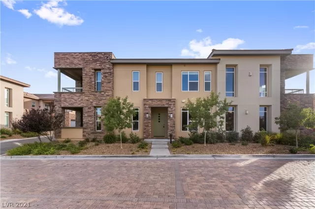 MLS: 2333557 Condo For Sale