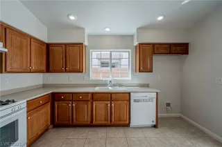 Photo #1: 2333575 Listing 