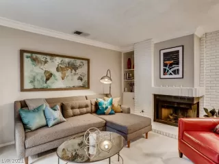 Photo #3: 2333588 Listing 