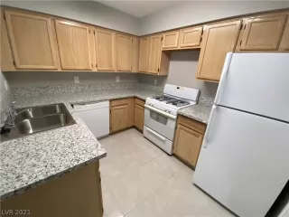 Photo #2: 2333642 Listing 