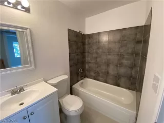 Photo #4: 2333642 Listing 