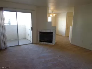 Photo #5: 2333666 Listing