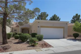 Photo #1: 2333668 Listing 