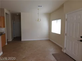 Photo #5: 2333693 Listing