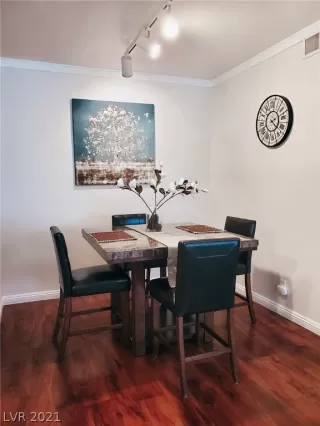 Photo #1: 2333723 Listing 