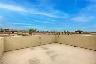 Photo #1: 2333728 Listing 