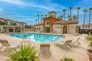 Photo #2: 2333728 Listing 