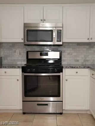 Photo #2: 2333739 Listing 