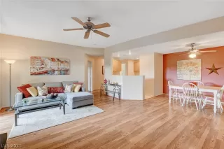 Photo #4: 2333744 Listing