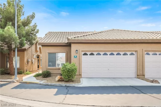 MLS: 2333770 Condo For Sale