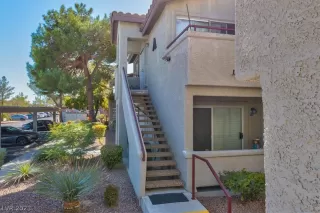 Photo #4: 2333782 Listing