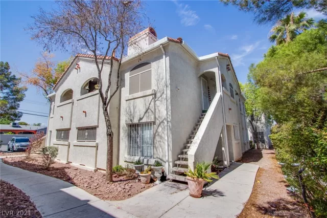 MLS: 2333784 Condo For Sale