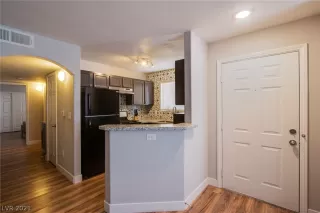 Photo #2: 2333784 Listing