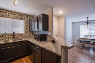 Photo #5: 2333784 Listing