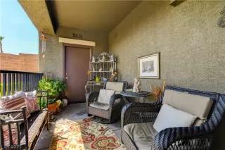 Photo #3: 2333790 Listing