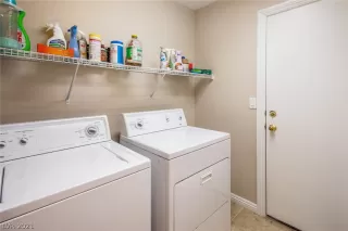 Photo #4: 2333793 Listing 