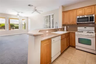 Photo #6: 2333793 Listing 