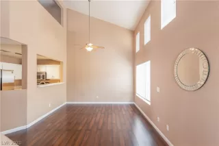 Photo #1: 2333805 Listing 