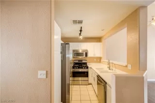 Photo #5: 2333805 Listing 