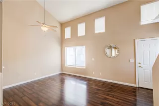 Photo #6: 2333805 Listing 