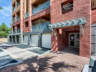 Photo #3: 2333828 Listing 