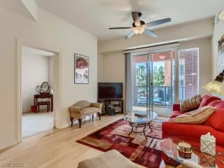 Photo #4: 2333828 Listing 