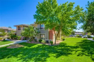 Photo #1: 2333835 Listing 