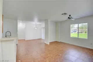 Photo #5: 2333835 Listing 