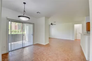 Photo #6: 2333835 Listing 