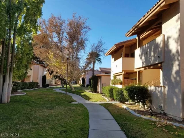 MLS: 2333845 Condo For Sale