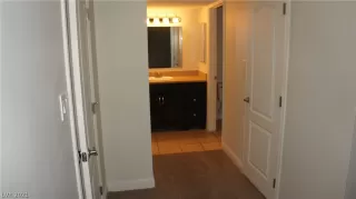 Photo #3: 2333845 Listing