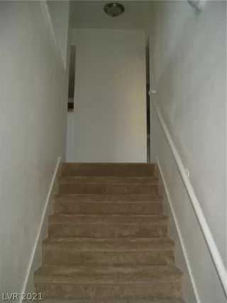 Photo #4: 2333877 Listing