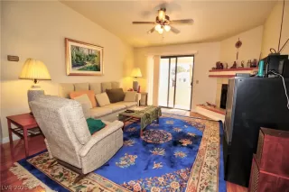 Photo #4: 2333894 Listing