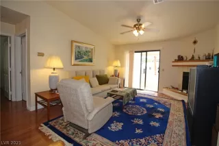 Photo #5: 2333894 Listing