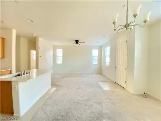 Photo #2: 2333905 Listing