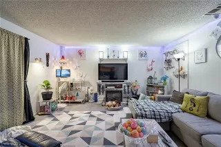 Photo #3: 2333935 Listing