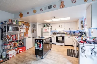 Photo #6: 2333935 Listing