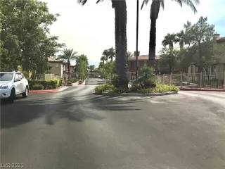 Photo #1: 2333939 Listing