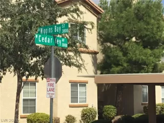 Photo #6: 2333939 Listing